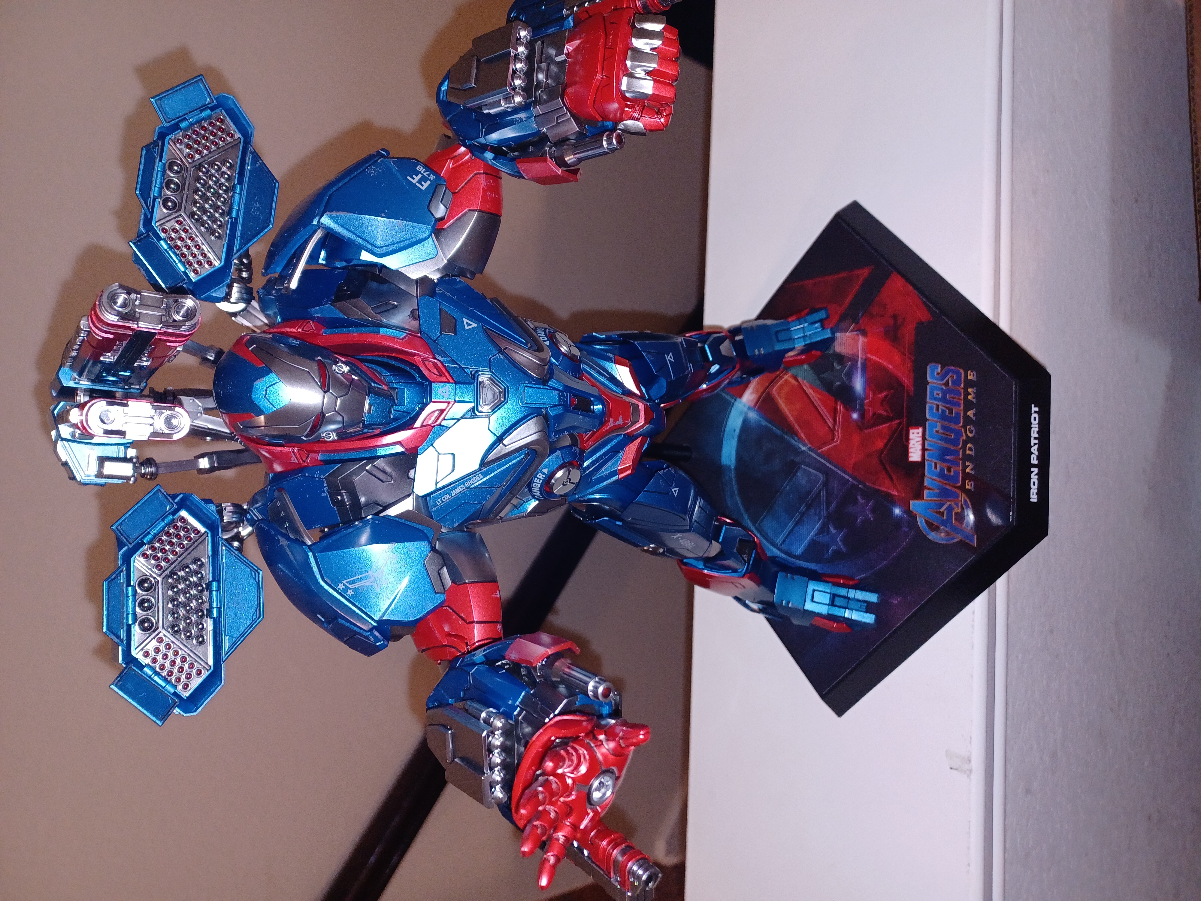 Hot Toys 1:6 Iron Patriot Image
